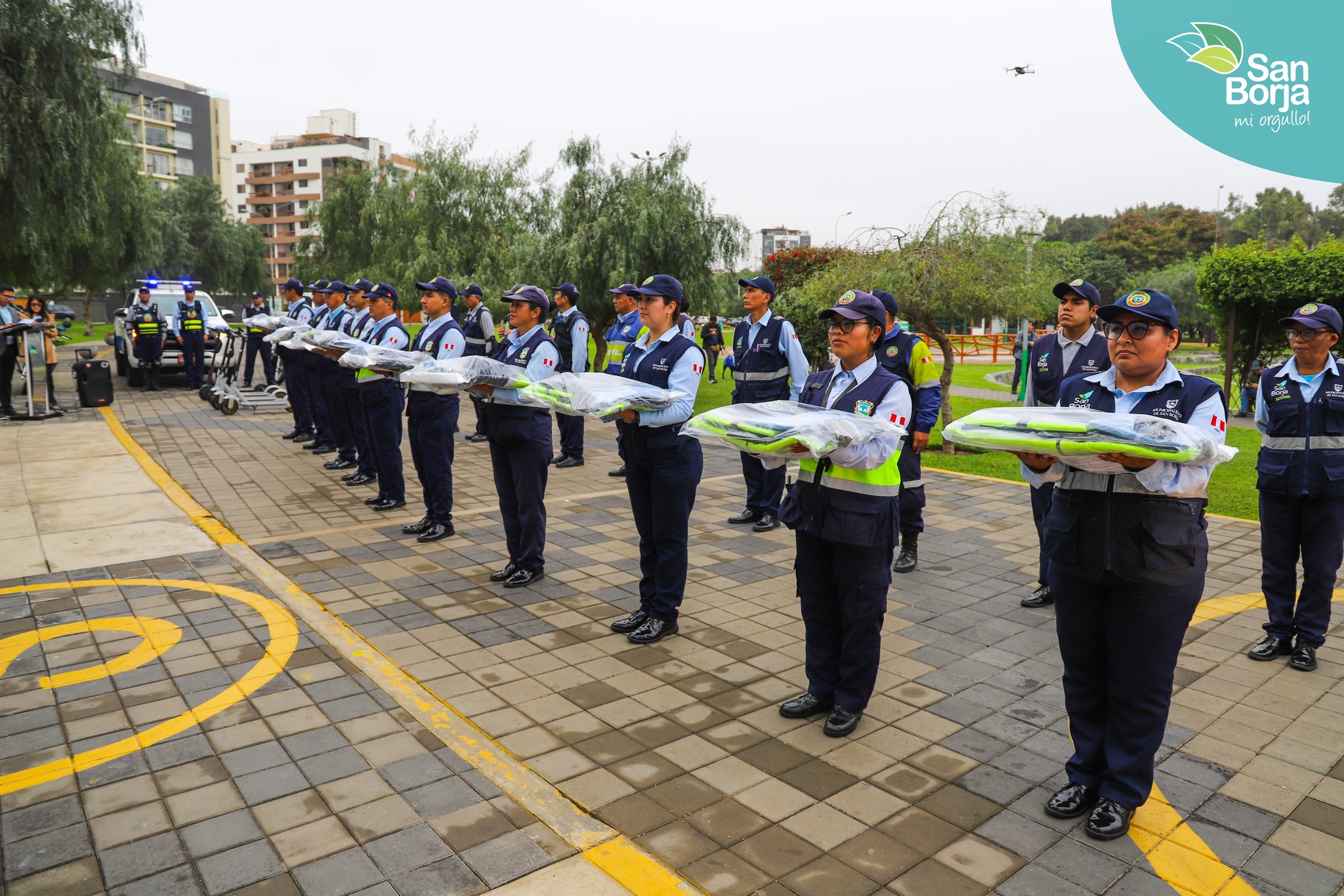 Renuevan uniformes a personal del serenazgo