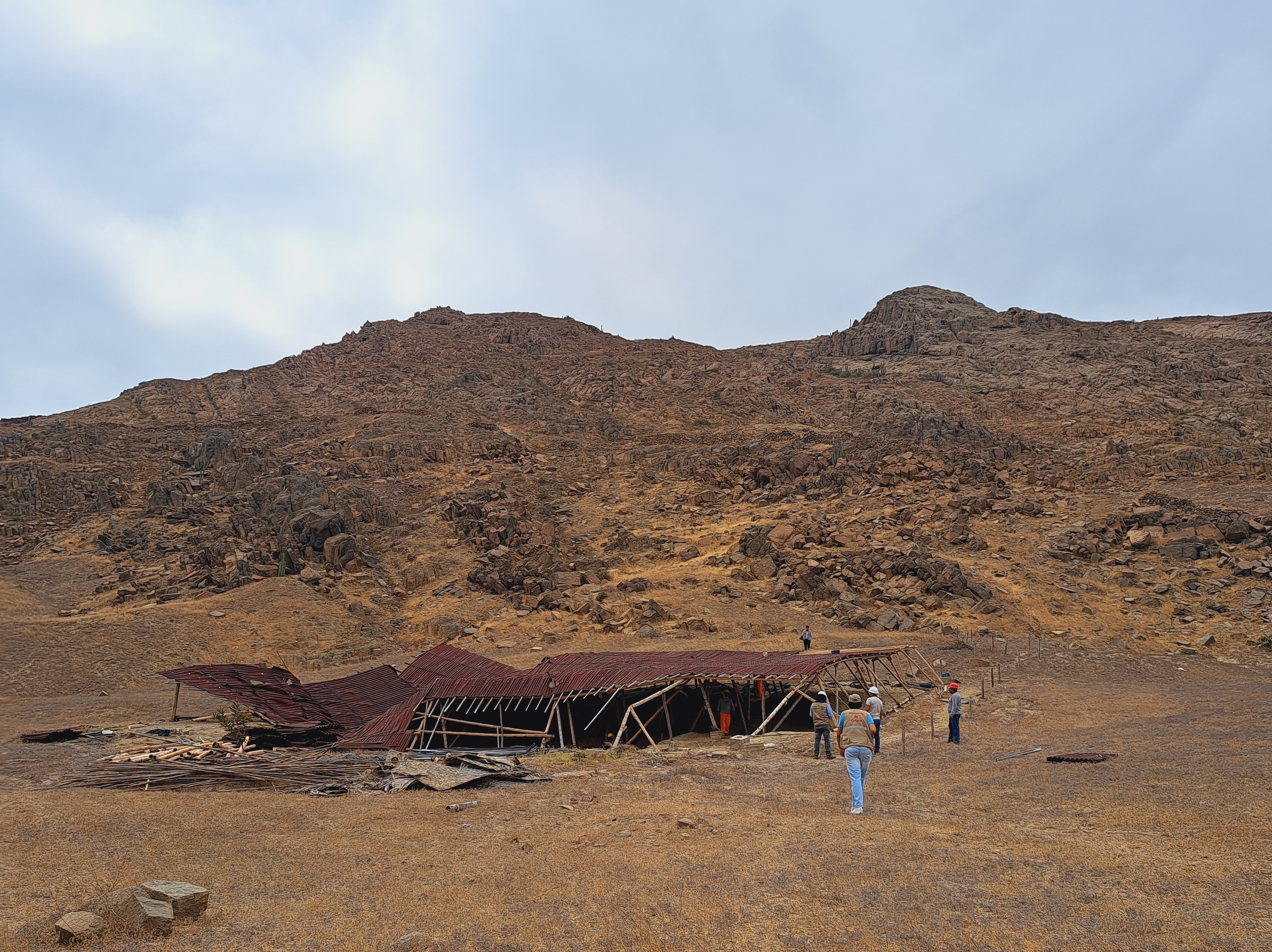 FEN 2023 Se iniciaron trabajos en El Arenal, ladera oeste del cerro Ventarrón 