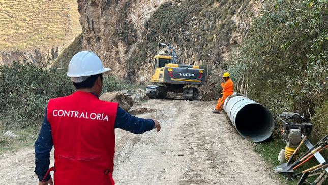 La Contraloría General, advirtió el pago por trabajos no ejecutados en la obra de mejoramiento del servicio de transitabilidad del camino vecinal Tambochaca, Astobamba y Huarautambo en del distrito de Yanahuanca, provincia Daniel Alcides Carrión, por lo que se recomendó la pronta adopción de acciones correctivas. 