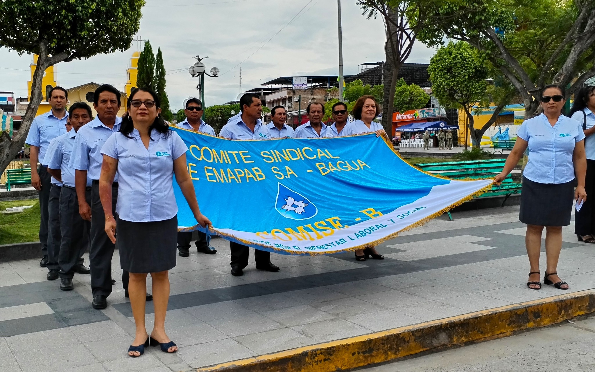 Desfile por aniversario de Bagua