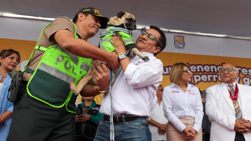 Ministro César Vásquez condena agresiones a los animales: “Quien maltrata a un animalito es capaz de maltratar a un ser humano”
