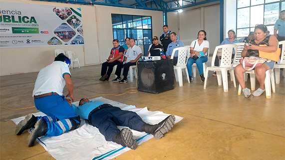 En primeros auxilios ante situación de emergencia 