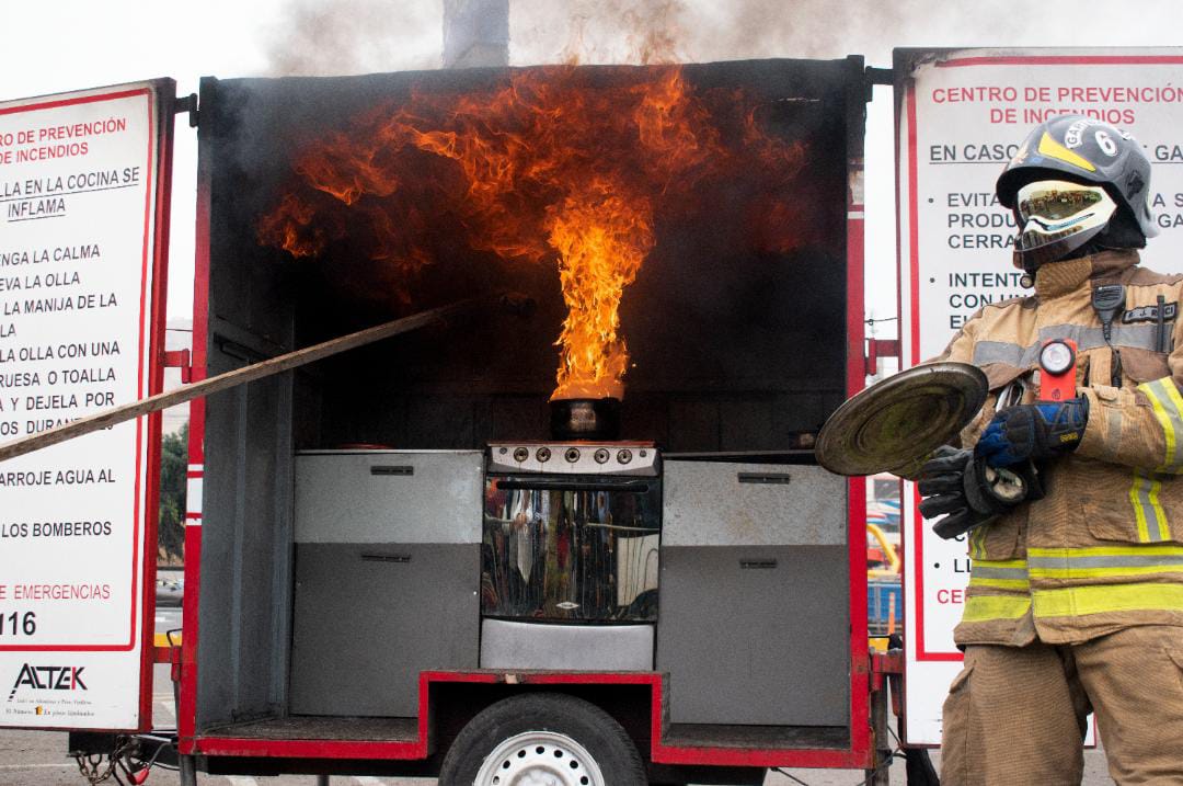 Se expuso sobre las técnicas para controlar un incendio casero