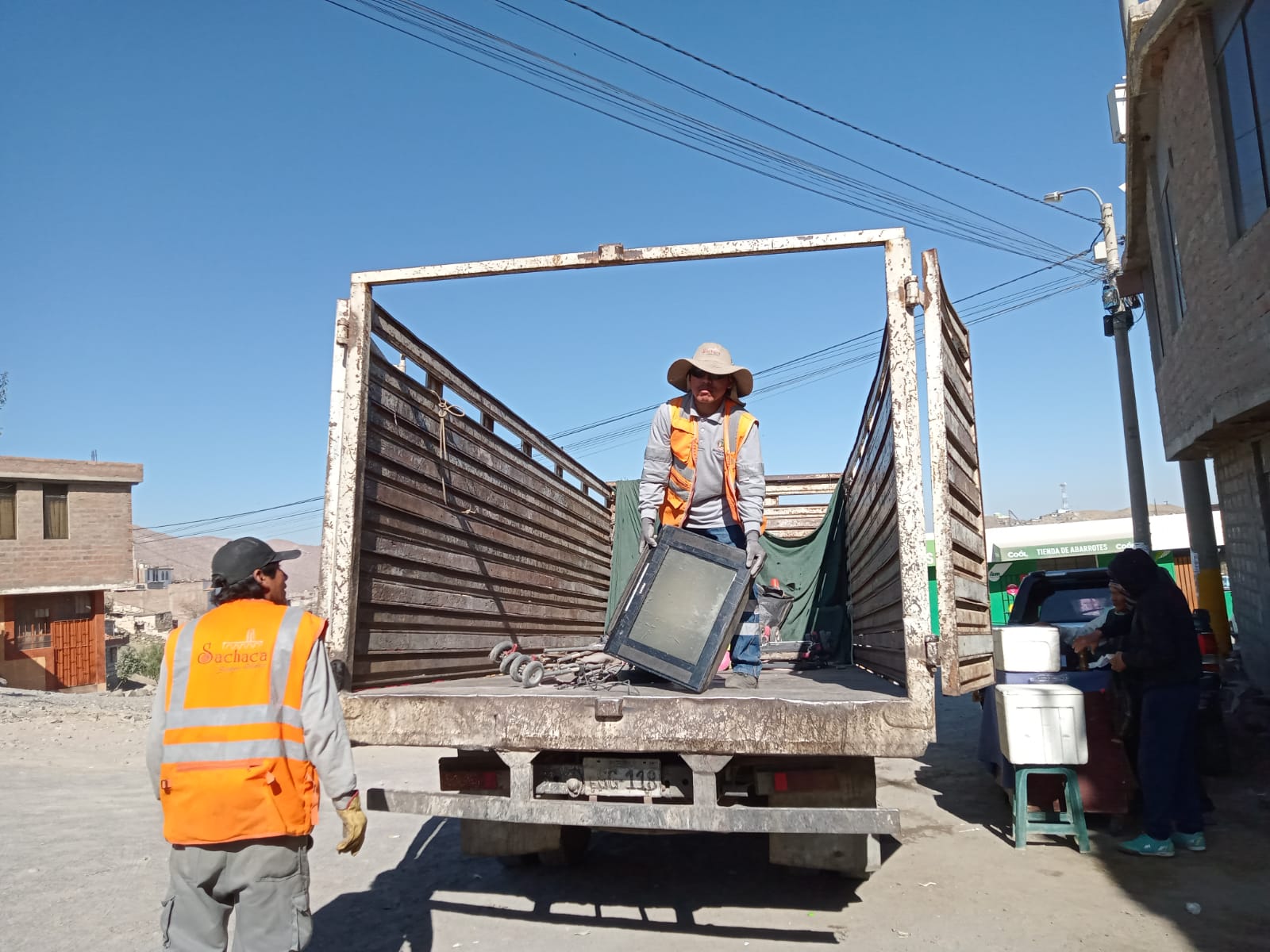 Personal de la Subgerencia de Limpieza y Gestión Ambiental realizó la jornada de recojo de materiales y artículos en desuso.