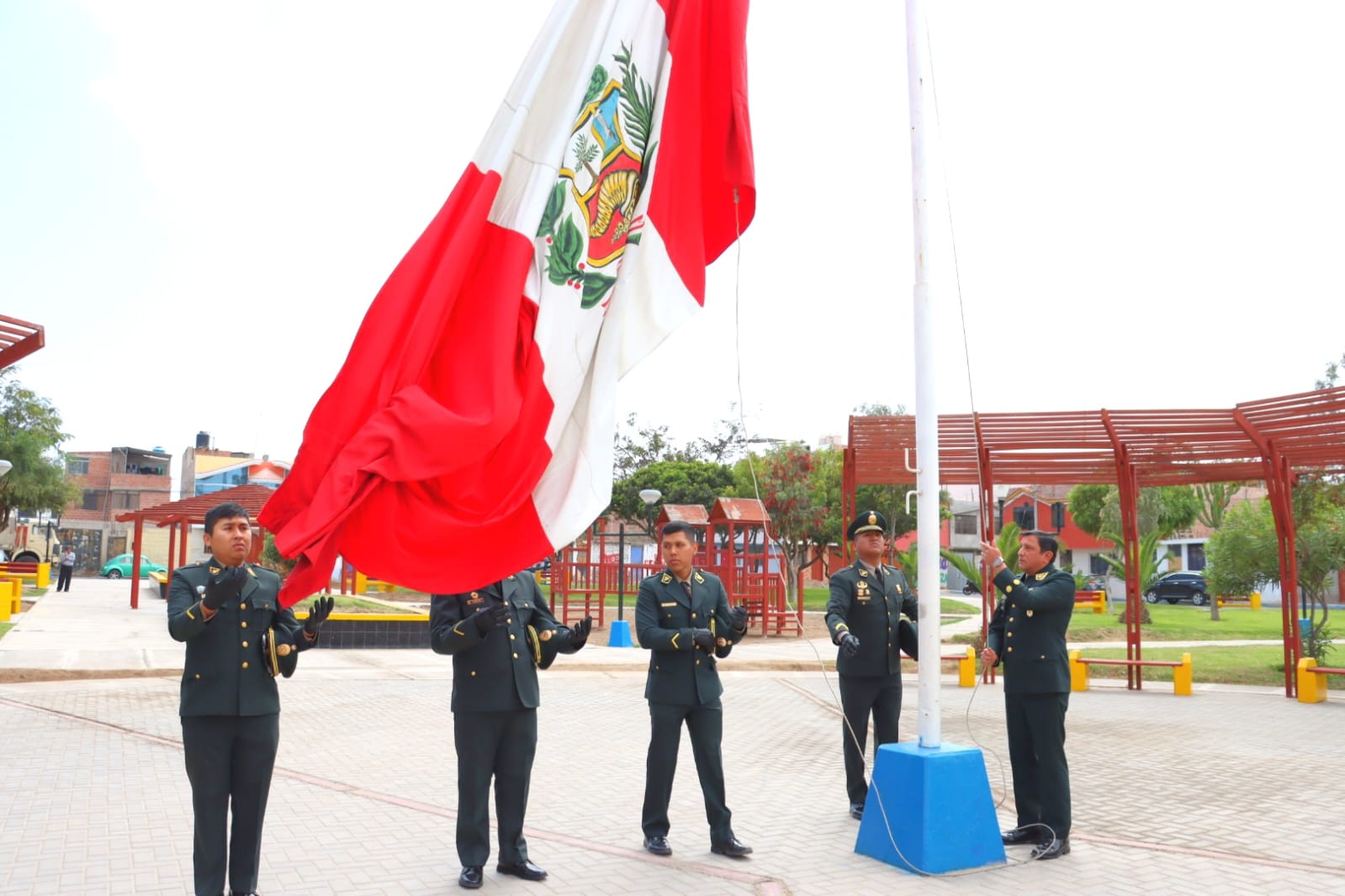 Rinden homenaje al héroe de la Policía Nacional del Perú