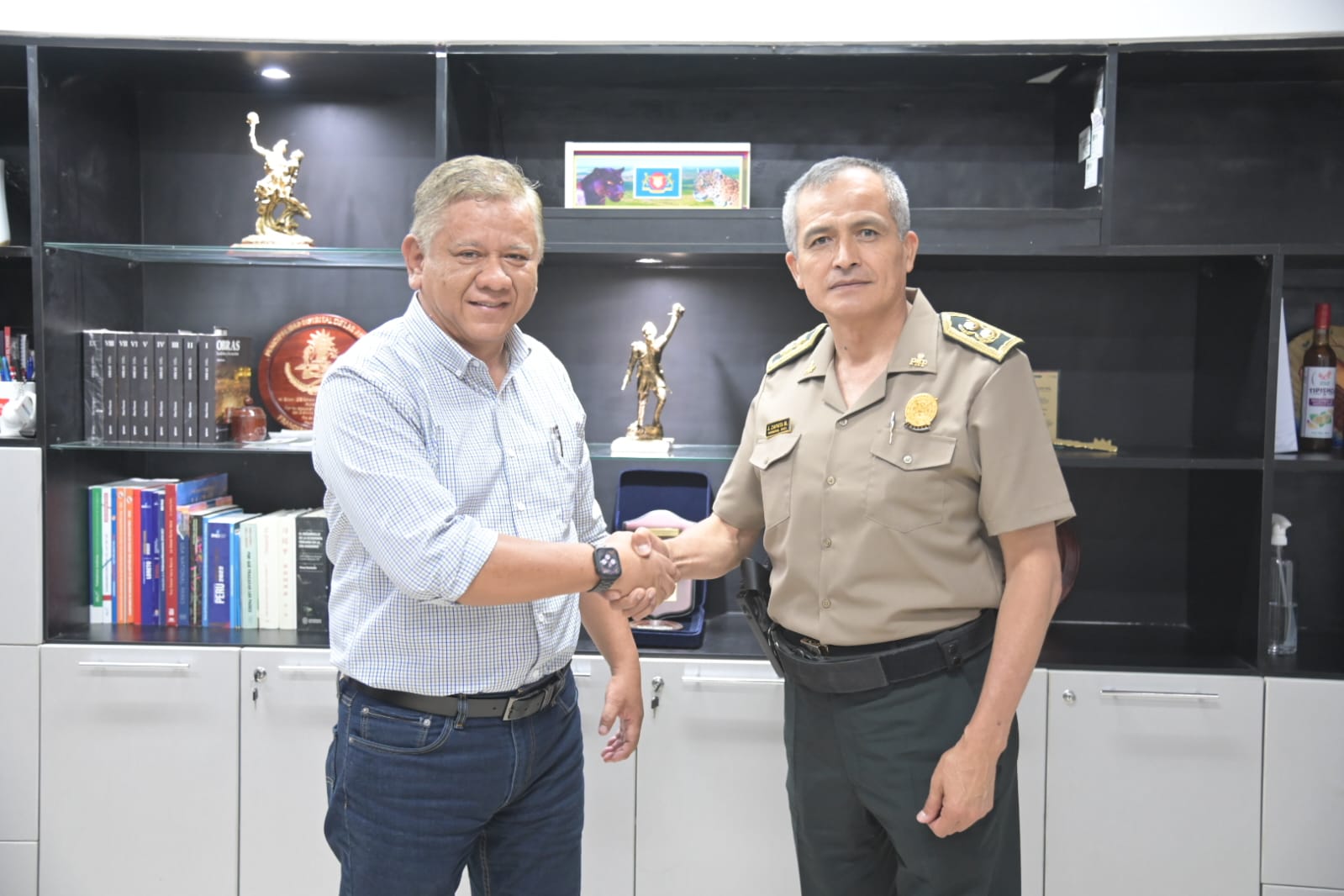 REUNIÓN CON GENERAL DE LA PNP