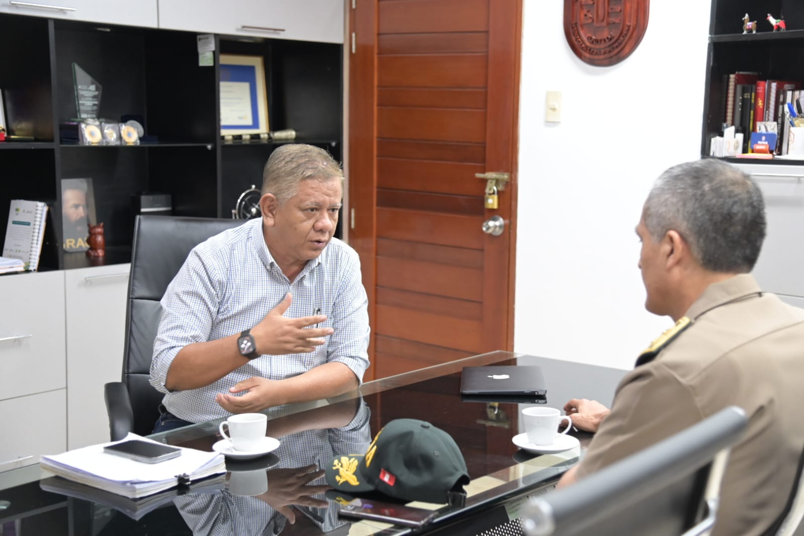 REUNIÓN CON GENERAL DE LA PNP