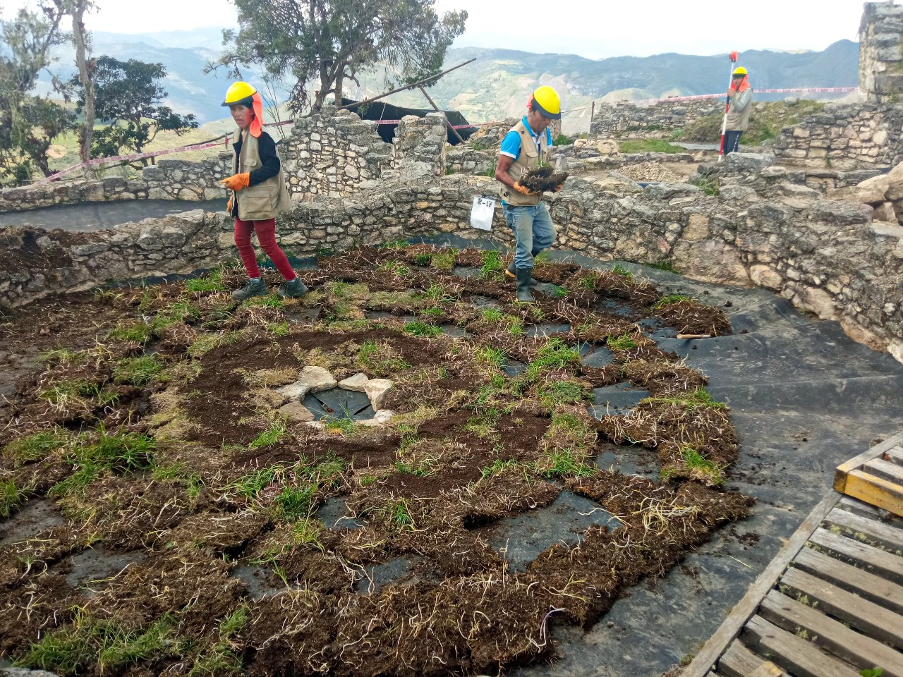 Ministerio de Cultura alcanzó 68% de avances en la impermeabilización y mejora del sistema de drenaje del sector sur de la Llaqta de Kuélap
