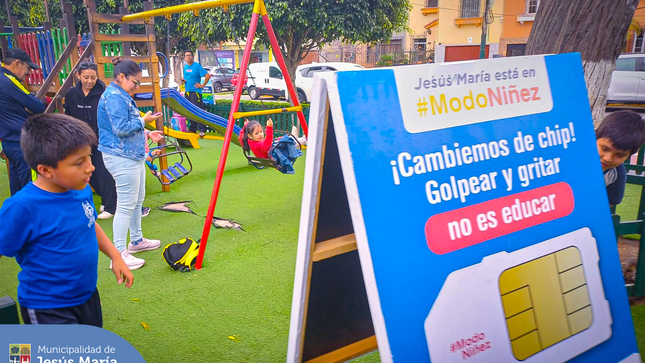 ✔️ Desde la municipalidad trabajamos en coordinación con el Ministerio de la Mujer y Poblaciones Vulnerables del Perú para promover la protección integral de niñas, niños y adolescentes, desarrollando acciones de prevención, generando espacios públicos seguros e identificando situaciones que vulneren sus derechos.
❗Si ves un niño perdido, llama al 113. #JesúsMaríaSomosTodos