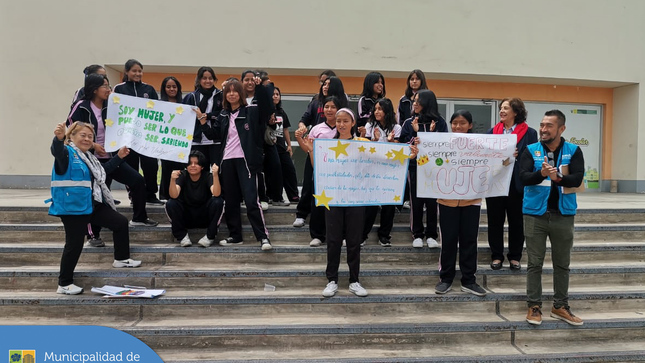 ☑️ En el marco del “Día de los Derechos Cívicos de la Mujer”, nuestro equipo de la Defensoría Municipal del Niño, Niña y Adolescente (DEMUNA) participó de un hermoso pasacalle con las alumnas del 🏫 Colegio Teresa González de Fanning.
☑️ Recordemos que cada 7 de setiembre, se conmemora la 💪🏼🙋🏻‍♀️ lucha de la mujer en pos de participar activamente y con igualdad en la sociedad y la política.
#JesúsMaríaSomosTodos