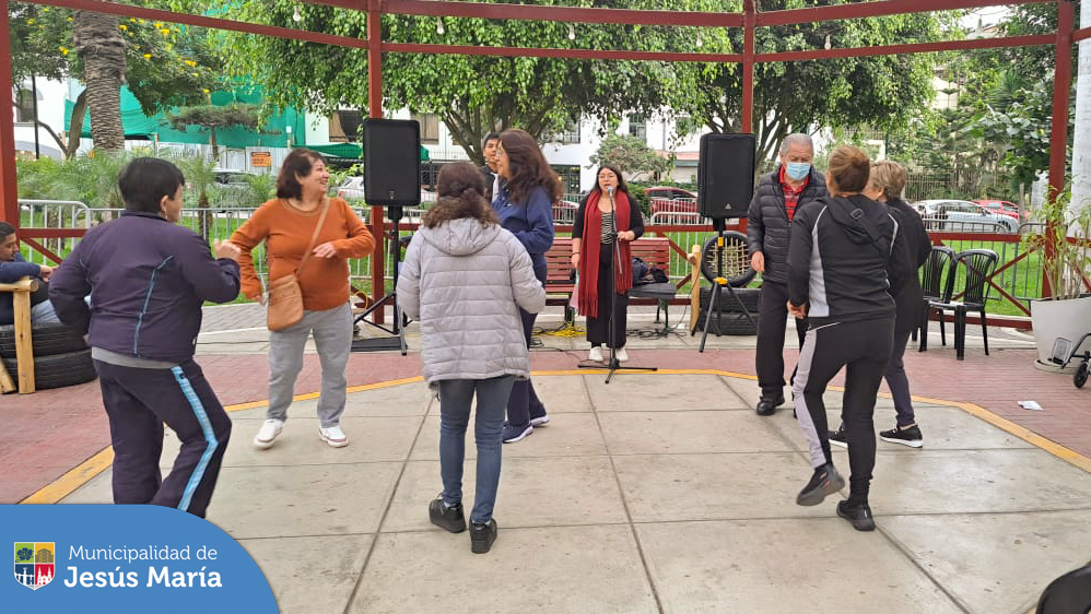 🕺 Baile, música en vivo 🎶 y mucha diversión 🎉 en nuestra retreta musical del Parque Habich.
No olviden que los esperamos este 📌 Jueves 21 de setiembre para seguir disfrutando entre vecinos 🎼.
#JesúsMaríaSomosTodos 🤗