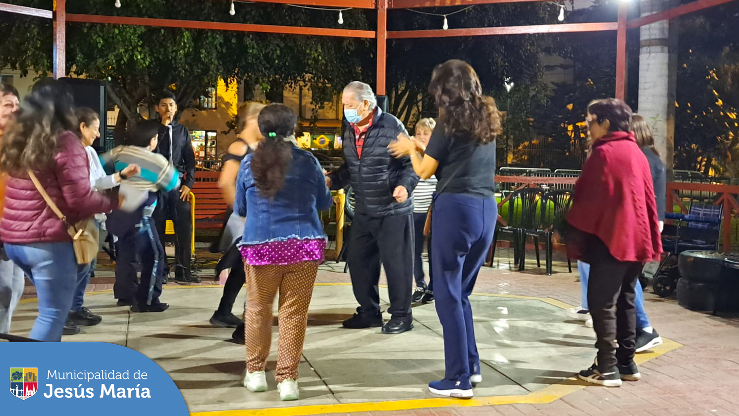 🕺 Baile, música en vivo 🎶 y mucha diversión 🎉 en nuestra retreta musical del Parque Habich.
No olviden que los esperamos este 📌 Jueves 21 de setiembre para seguir disfrutando entre vecinos 🎼.
#JesúsMaríaSomosTodos 🤗