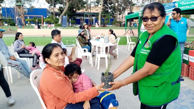 "Educatón Ambiental" reunió a niños y sus padres en el Parque Ortiz Dueñas
