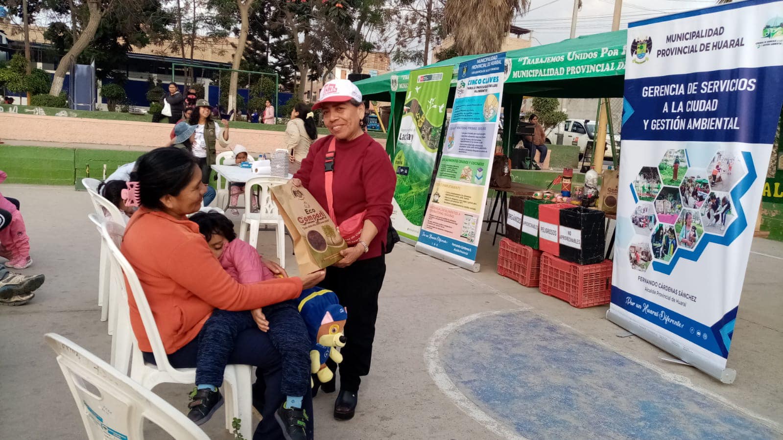 "Educatón Ambiental" reunió a niños y sus padres en el Parque Ortiz Dueñas