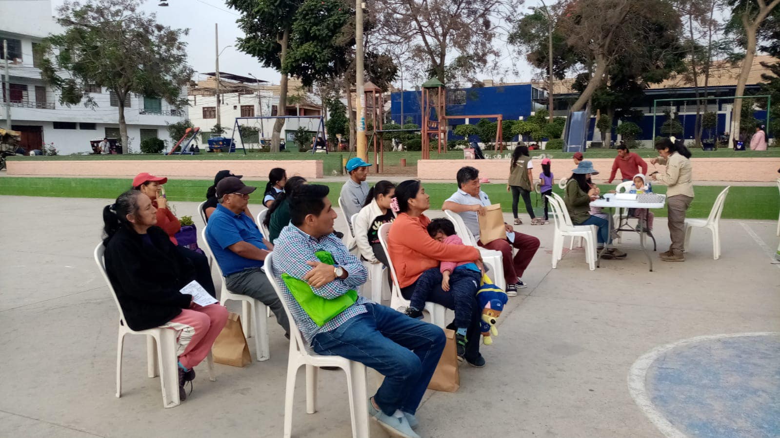"Educatón Ambiental" reunió a niños y sus padres en el Parque Ortiz Dueñas