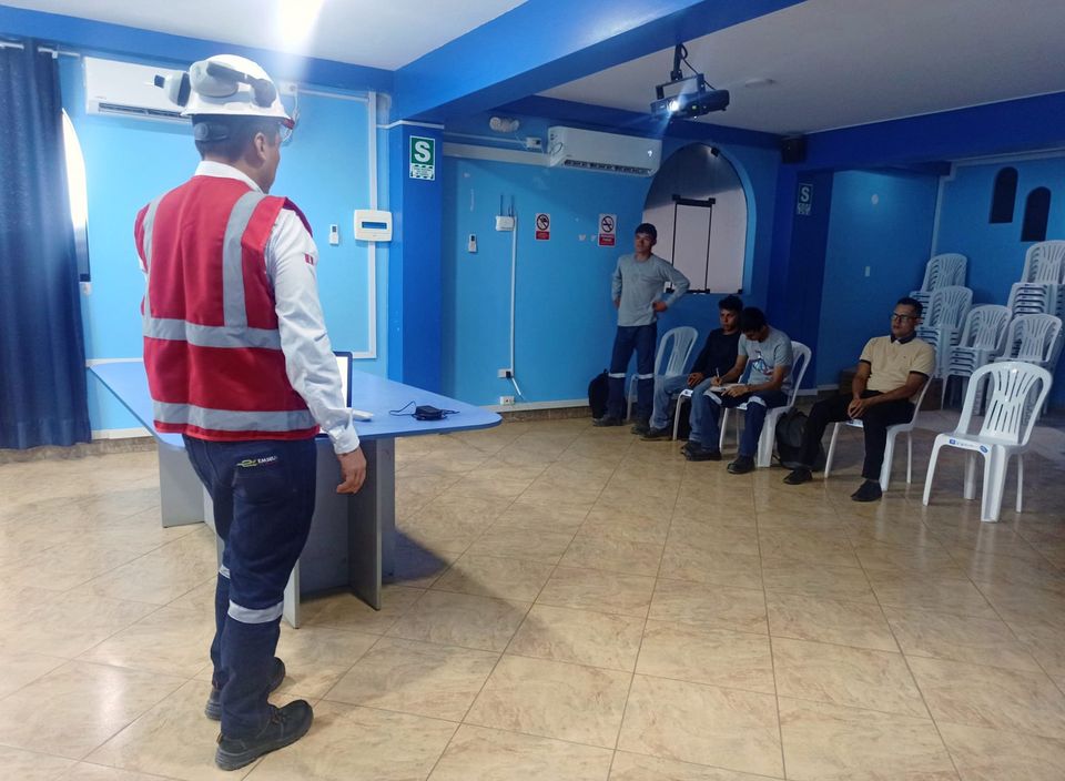 INDUCCIÓN DE SEGURIDAD Y SALUD LABORAL