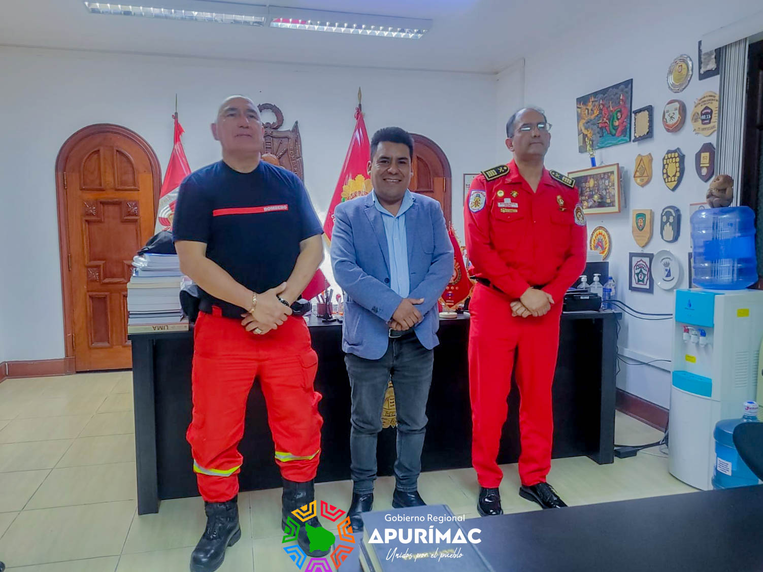Gobernador y cuerpo general de bomberos acuerdan unir esfuerzos para dar respuesta inmediata ante posibles incendios forestales en Apurímac