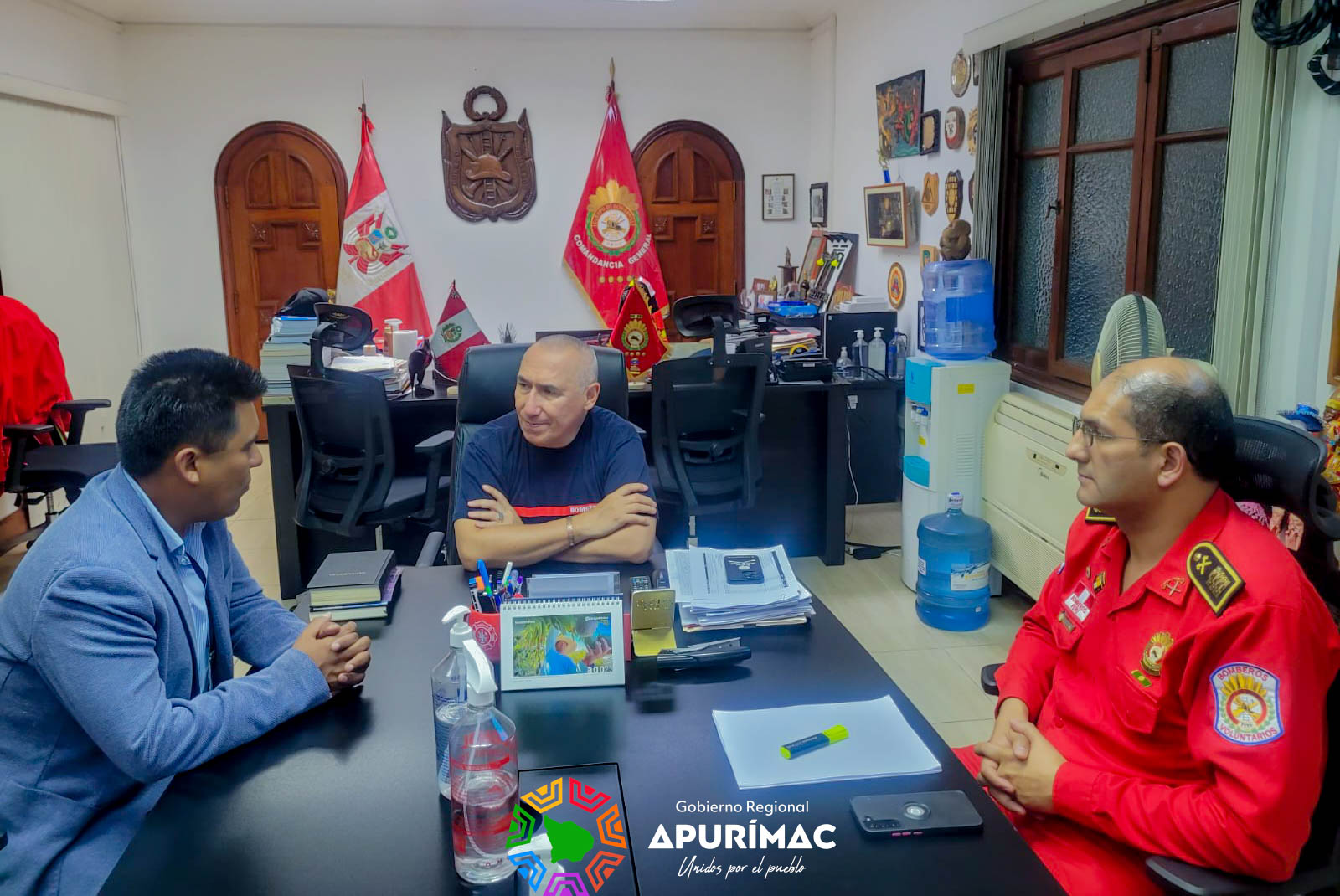 Gobernador y cuerpo general de bomberos acuerdan unir esfuerzos para dar respuesta inmediata ante posibles incendios forestales en Apurímac
