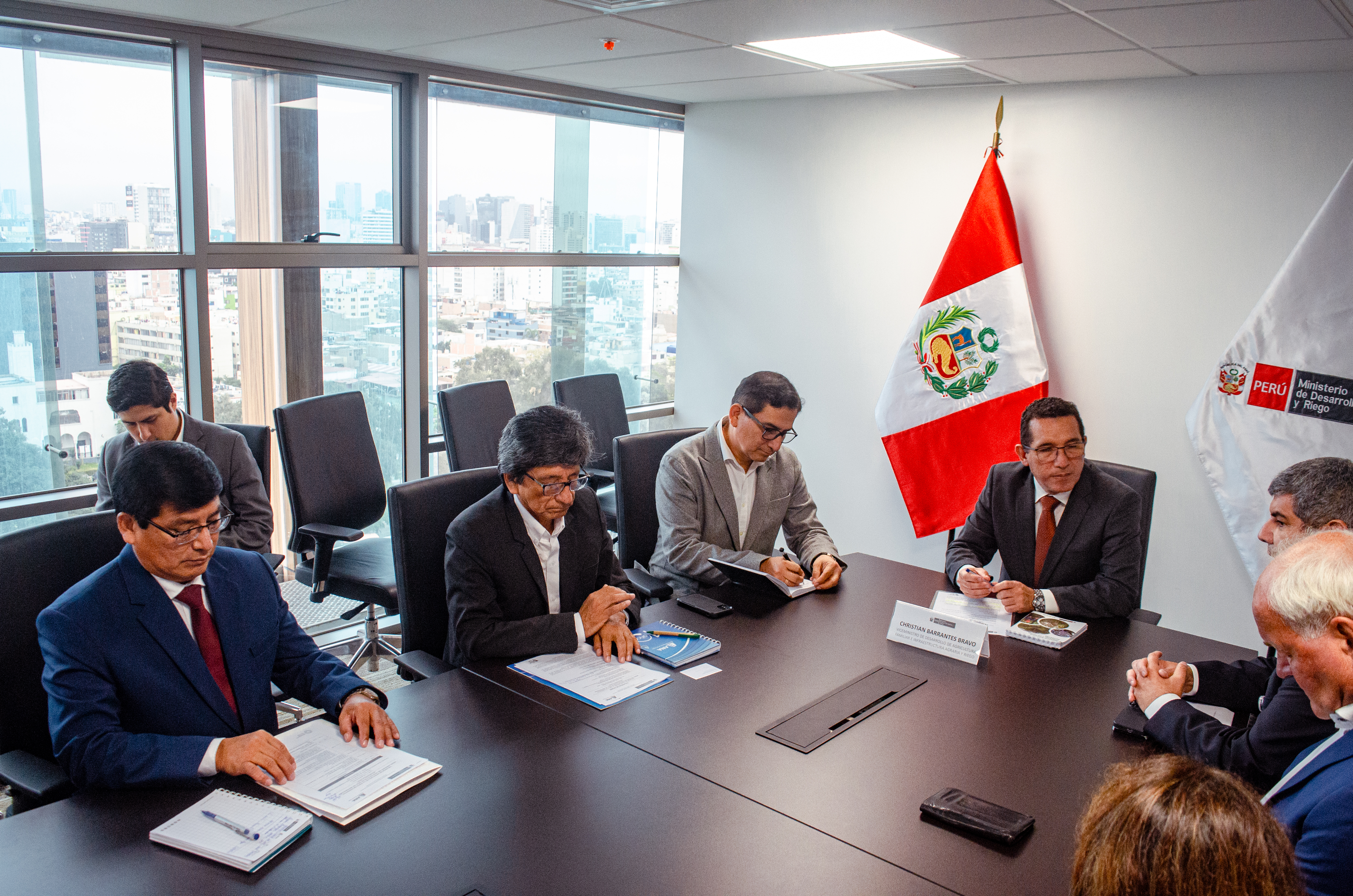 ANA se reúne con misión de Países Bajos para dar continuidad a la cooperación entre ambos países en el marco de la seguridad hídrica