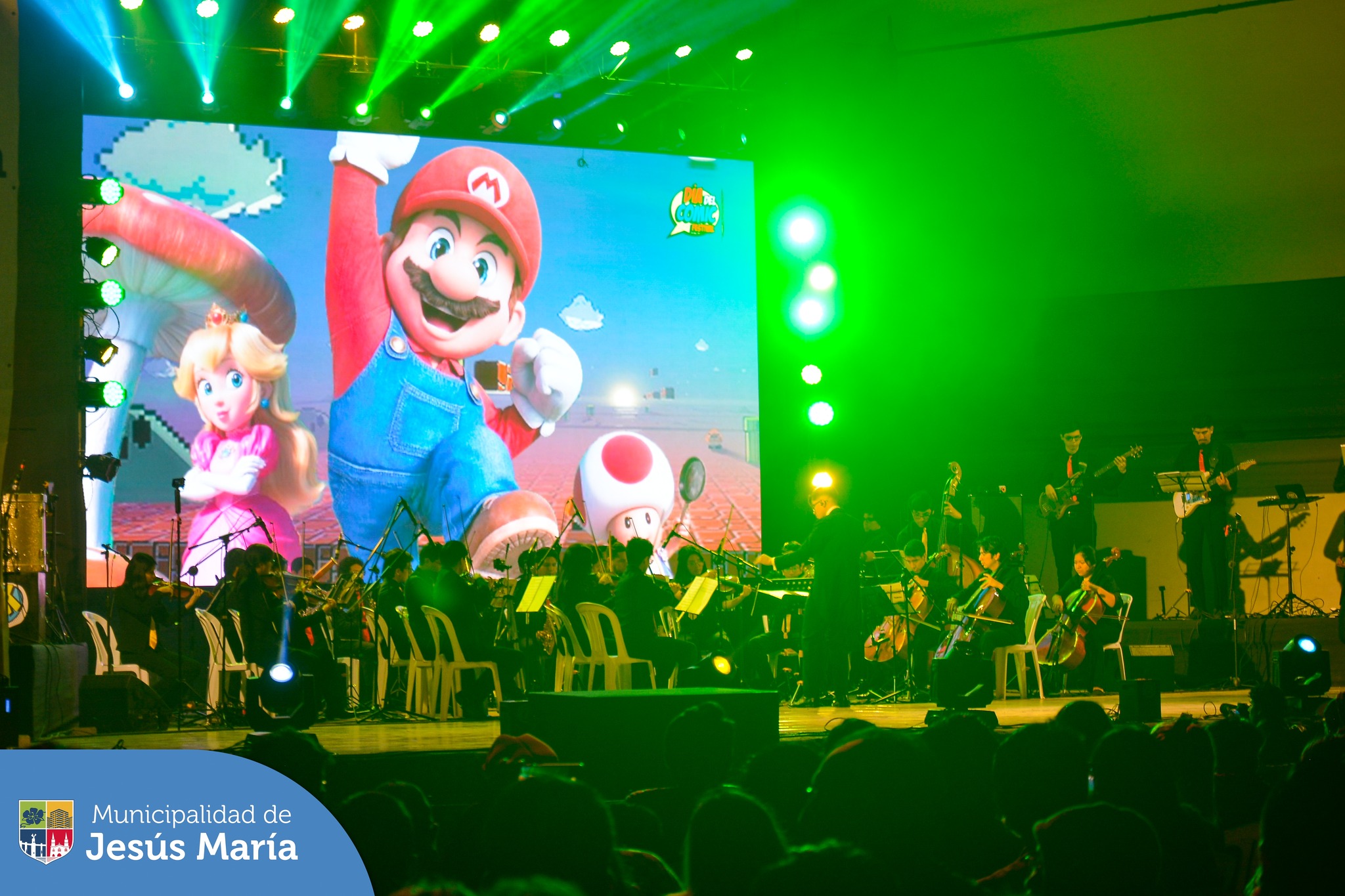 🙌🏼 La Concha Acústica del Campo de Marte brilló con la presentación de los talentosos músicos de Atodivarius, quienes interpretaron entrañables melodías 🎼 de los animes y videojuegos que marcaron nuestra infancia. 🎻🎷
¡Lo mejor del mundo musical del anime y los videojuegos para todos los jesusmarianos! 🤩
@diadelcomicfestival
#JesúsMaríaSomosTodos