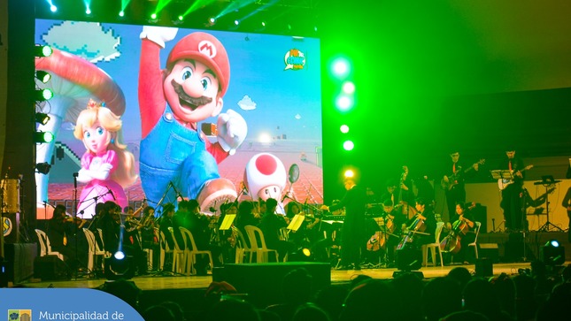 🙌🏼 La Concha Acústica del Campo de Marte brilló con la presentación de los talentosos músicos de Atodivarius, quienes interpretaron entrañables melodías 🎼 de los animes y videojuegos que marcaron nuestra infancia. 🎻🎷
¡Lo mejor del mundo musical del anime y los videojuegos para todos los jesusmarianos! 🤩
@diadelcomicfestival 
#JesúsMaríaSomosTodos