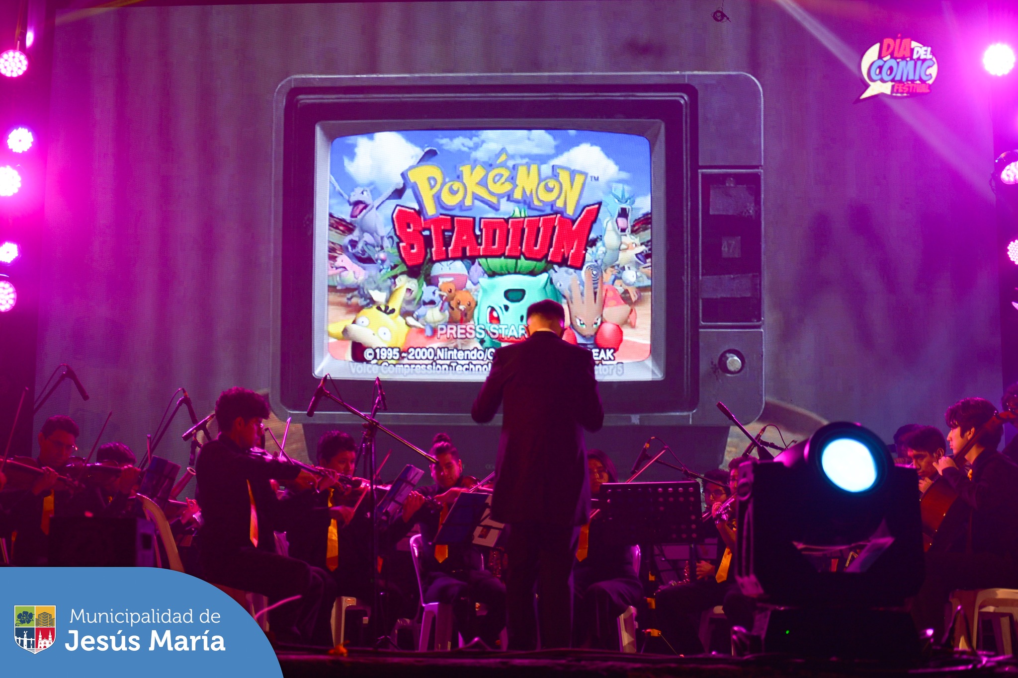 🙌🏼 La Concha Acústica del Campo de Marte brilló con la presentación de los talentosos músicos de Atodivarius, quienes interpretaron entrañables melodías 🎼 de los animes y videojuegos que marcaron nuestra infancia. 🎻🎷
¡Lo mejor del mundo musical del anime y los videojuegos para todos los jesusmarianos! 🤩
@diadelcomicfestival
#JesúsMaríaSomosTodos