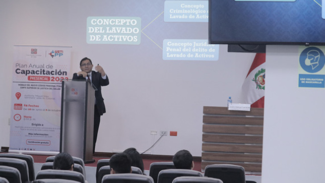 Fiscal Roger Estanislao Tumi Pacori, fue el expositor Taller “Estándar probatorio y progresividad de la investigación en el delito de lavado de activos”, en la Corte del Callao