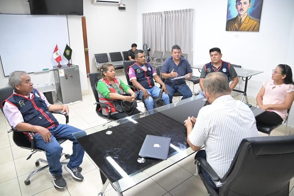 Trabajando en beneficio de la educación