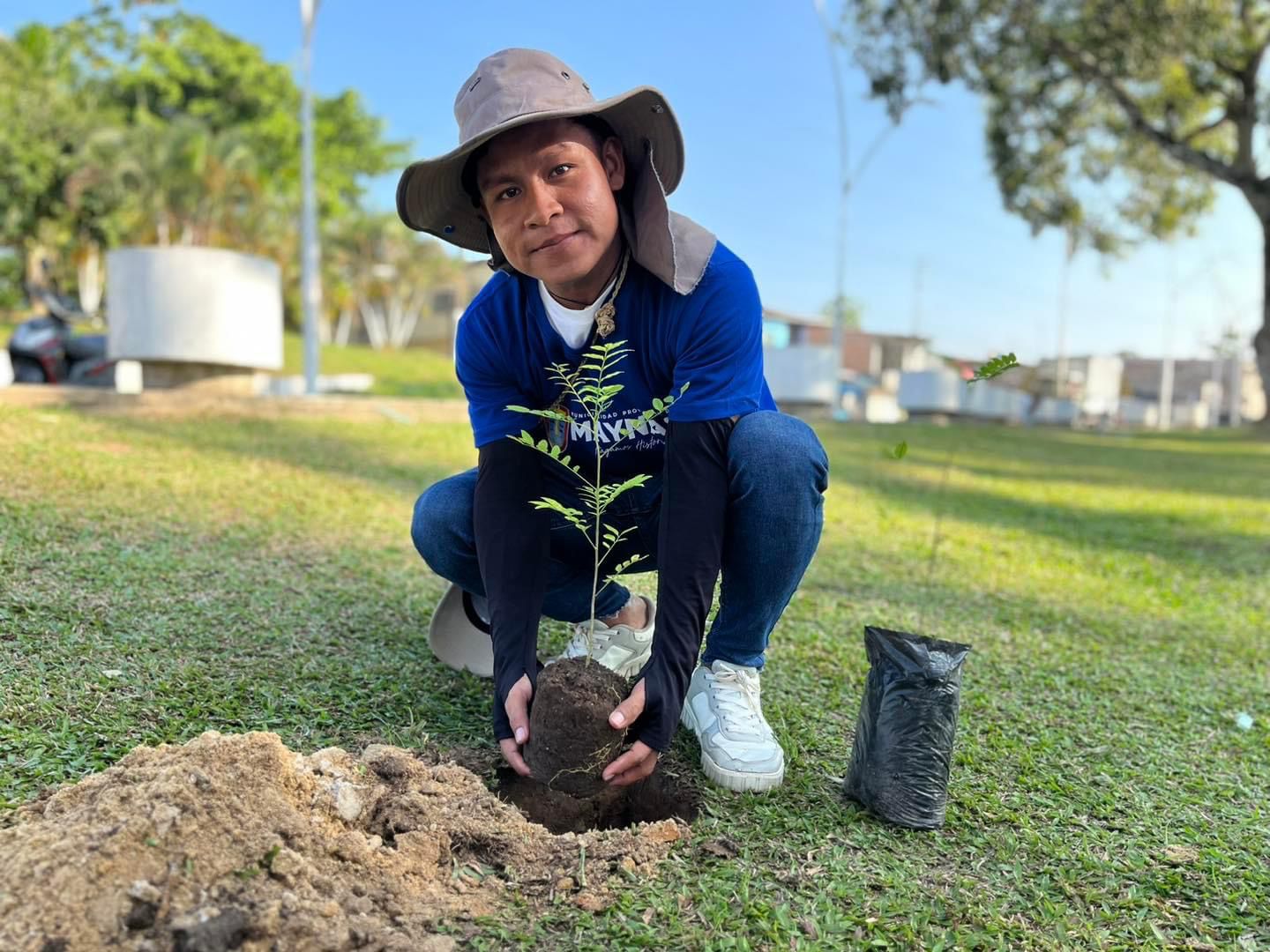 Campaña de sembrado de árboles