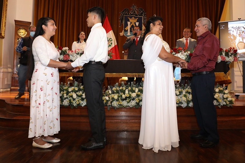 Quienes se casen por civil en este matrimonio comunitario ahorrarán unos 400 soles por pagos por diversos conceptos.