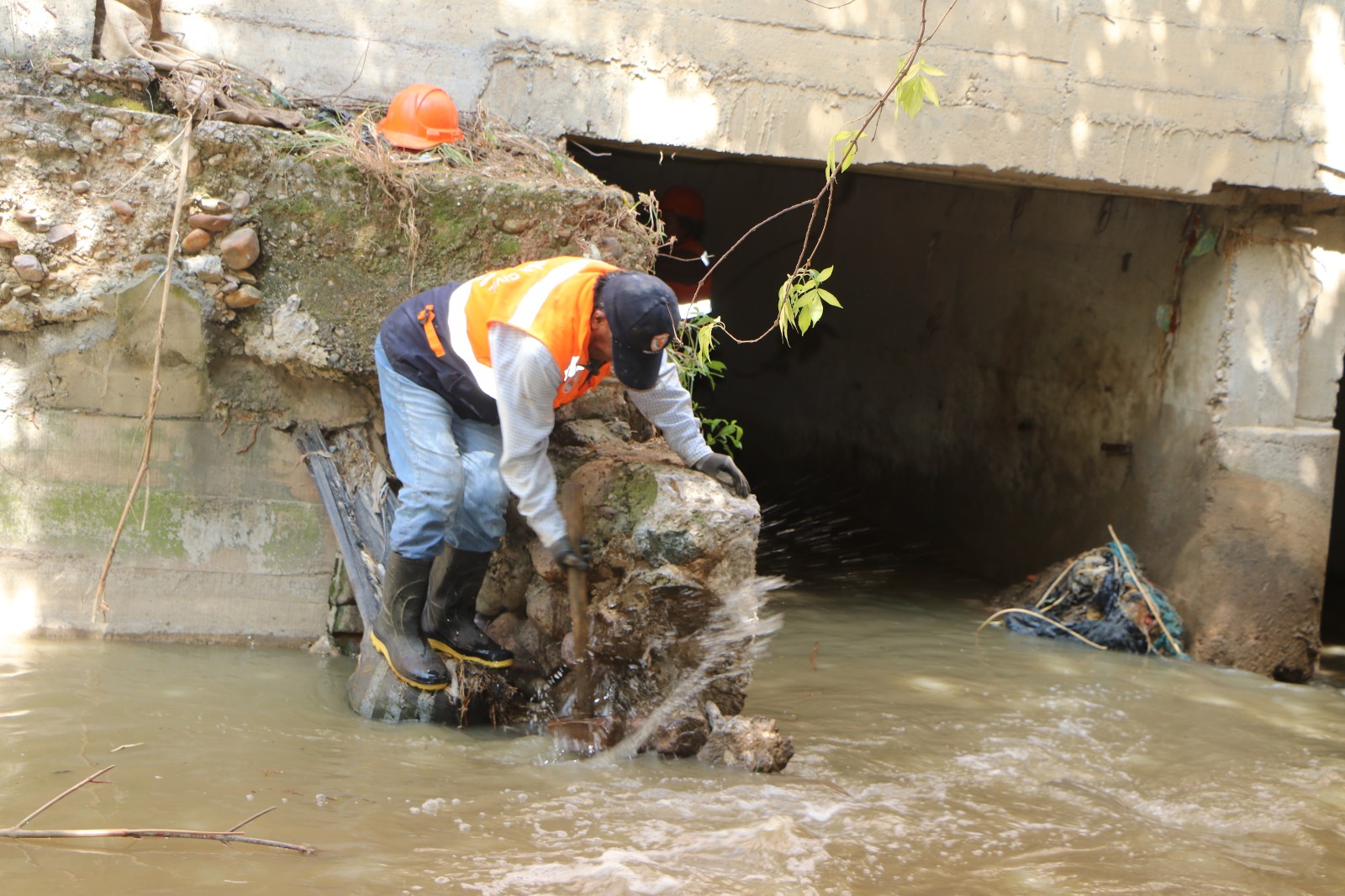 Los trabajos se realizan en diferentes cauces que cruzan la ciudad