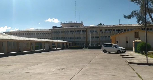 La Contraloría General detectó una irregularidad en el Hospital Carlos Monje Medrano, de la Red de Salud San Román durante el período 2020, donde funcionarios y servidores públicos de esta institución redujeron de forma ilegal el precio de productos farmacéuticos en el Sistema Integrado de Gestión Hospitalaria (SISGALENPLUS). Esta acción generó un perjuicio económico estimado en S/6 351.