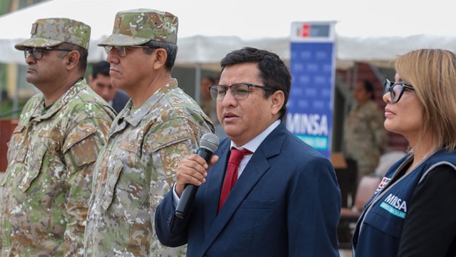 Ministro César Vásquez: “Vamos a proteger a más de 6000 miembros del Ejército con la dosis bivalente”
