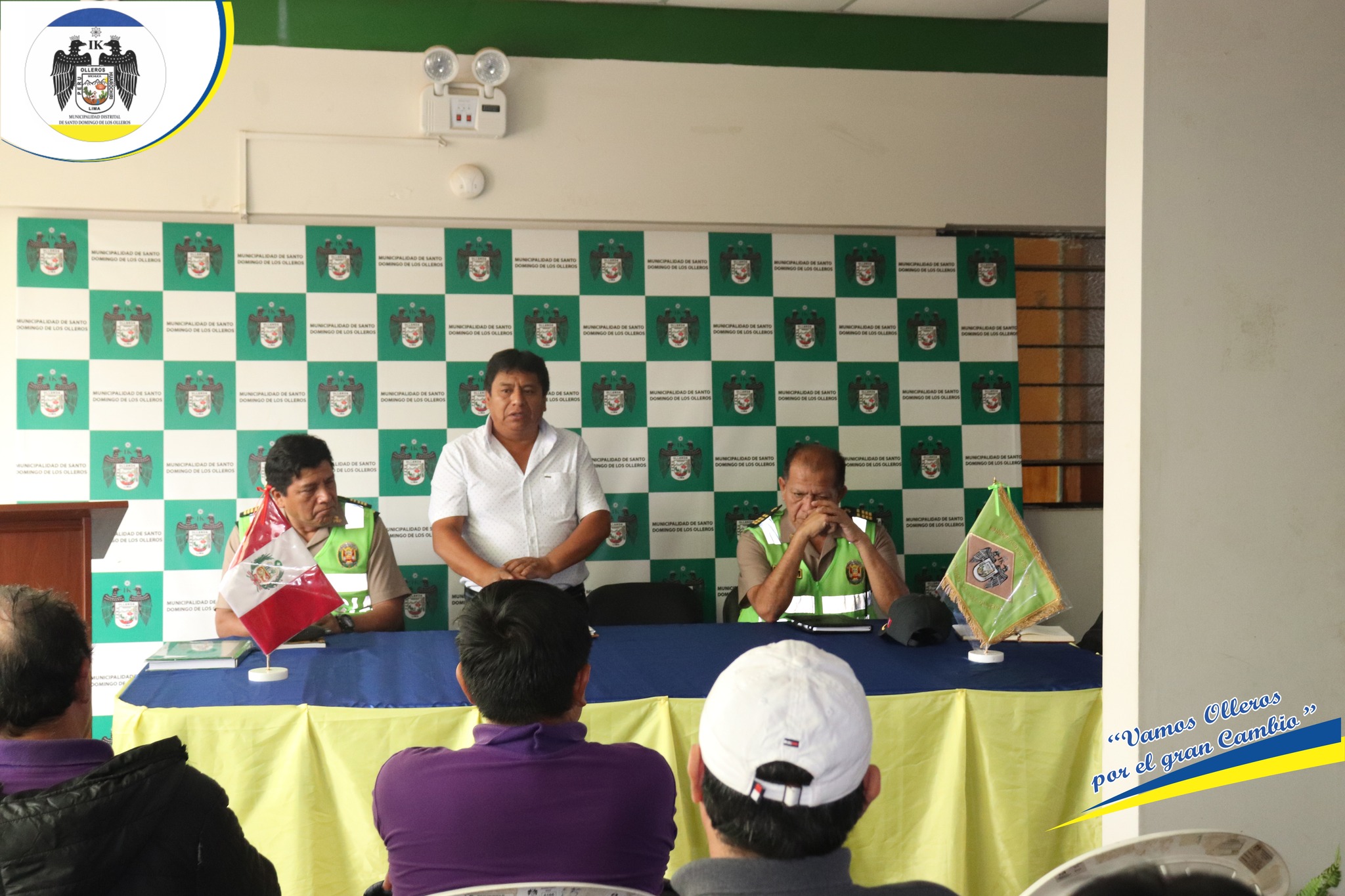 La municipalidad de Santo Domingo de los Olleros realizo la primera reunión con los transportistas
