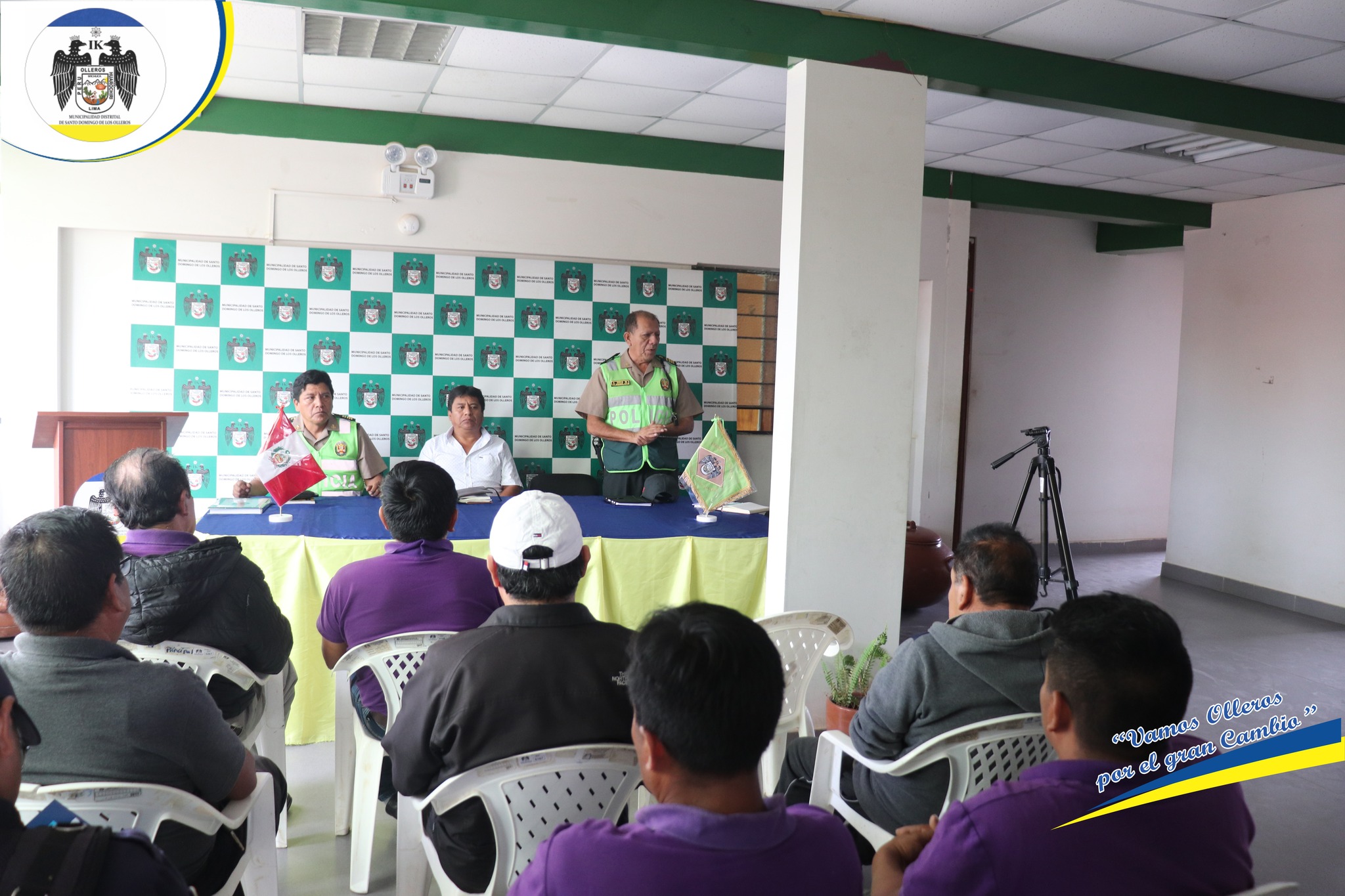 La municipalidad de Santo Domingo de los Olleros realizo la primera reunión con los transportistas