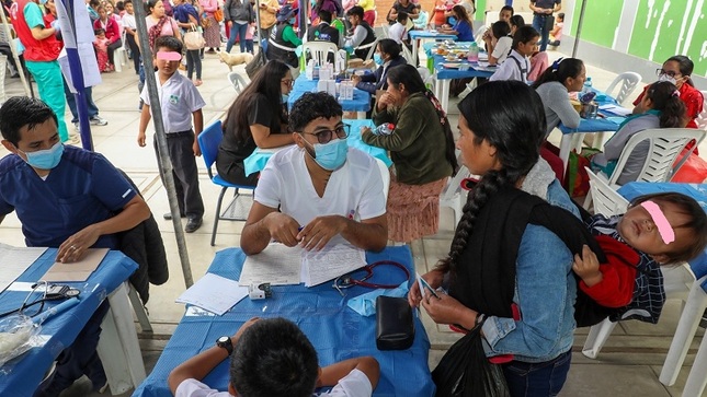  300 estudiantes de la I.E. N° 82209 - José Mujica Cordano, de de Alto Trujillo, recibieron atenciones durante la campaña integral de salud que organiza la Municipalidad Provincial de Trujillo.