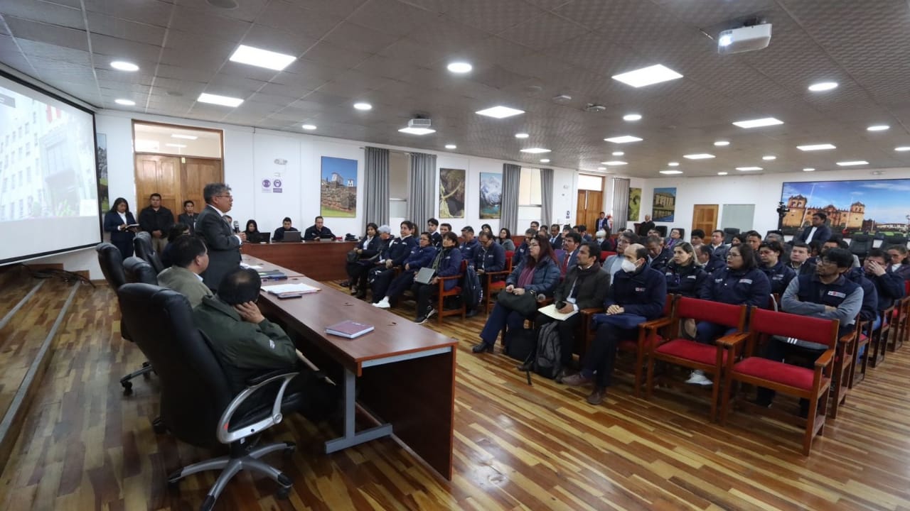 Equipo multidisciplinario del Minsa brinda asistencia técnica al gobierno regional del Cusco para optimizar los servicios de salud