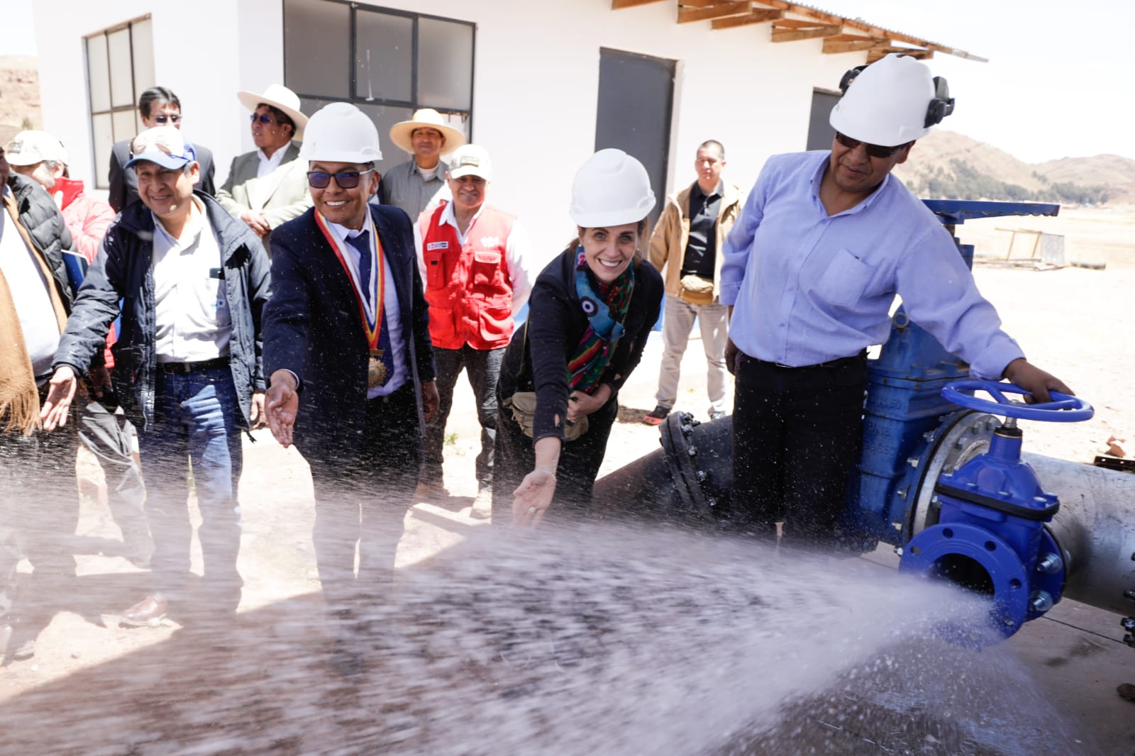 Ministra de Vivienda anuncia transferencia de más de S/ 658 mil para mejorar el servicio de agua potable en Desaguadero