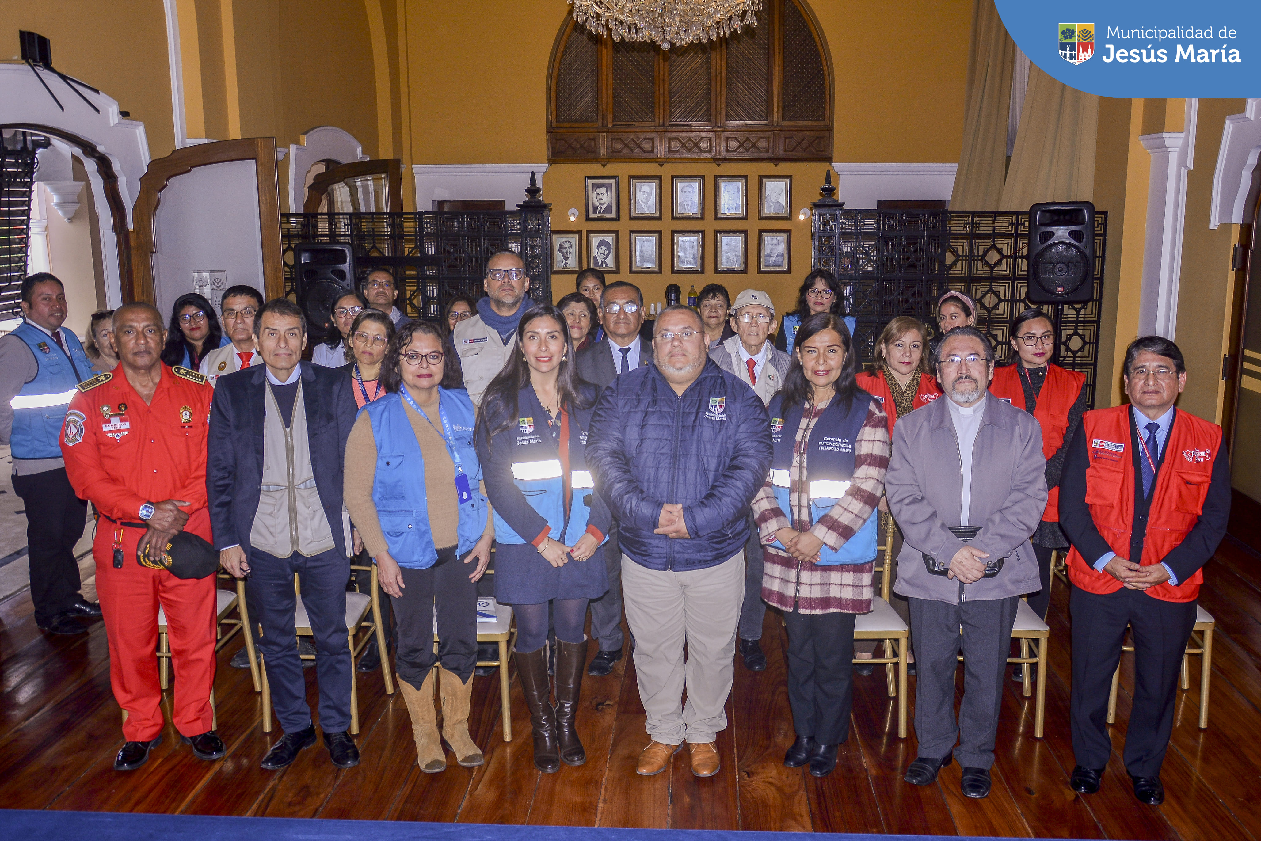Se realizó la instalación del Comité Multisectorial por los Derechos del Niño, Niña y Adolescente. Nuestro alcalde Jesús Gálvez Olivares, juramentó como presidente del COMUDENNA.
El objetivo primordial de este órgano es promover los derechos de los niños y adolescentes jesusmarianos, propiciando un trabajo interinstitucional articulado 👮👨🚒👨⚖️, que impulse la implementación de las políticas públicas existentes a nivel distrital.
¡Jesús María está en #ModoNIñez! 💪🏼