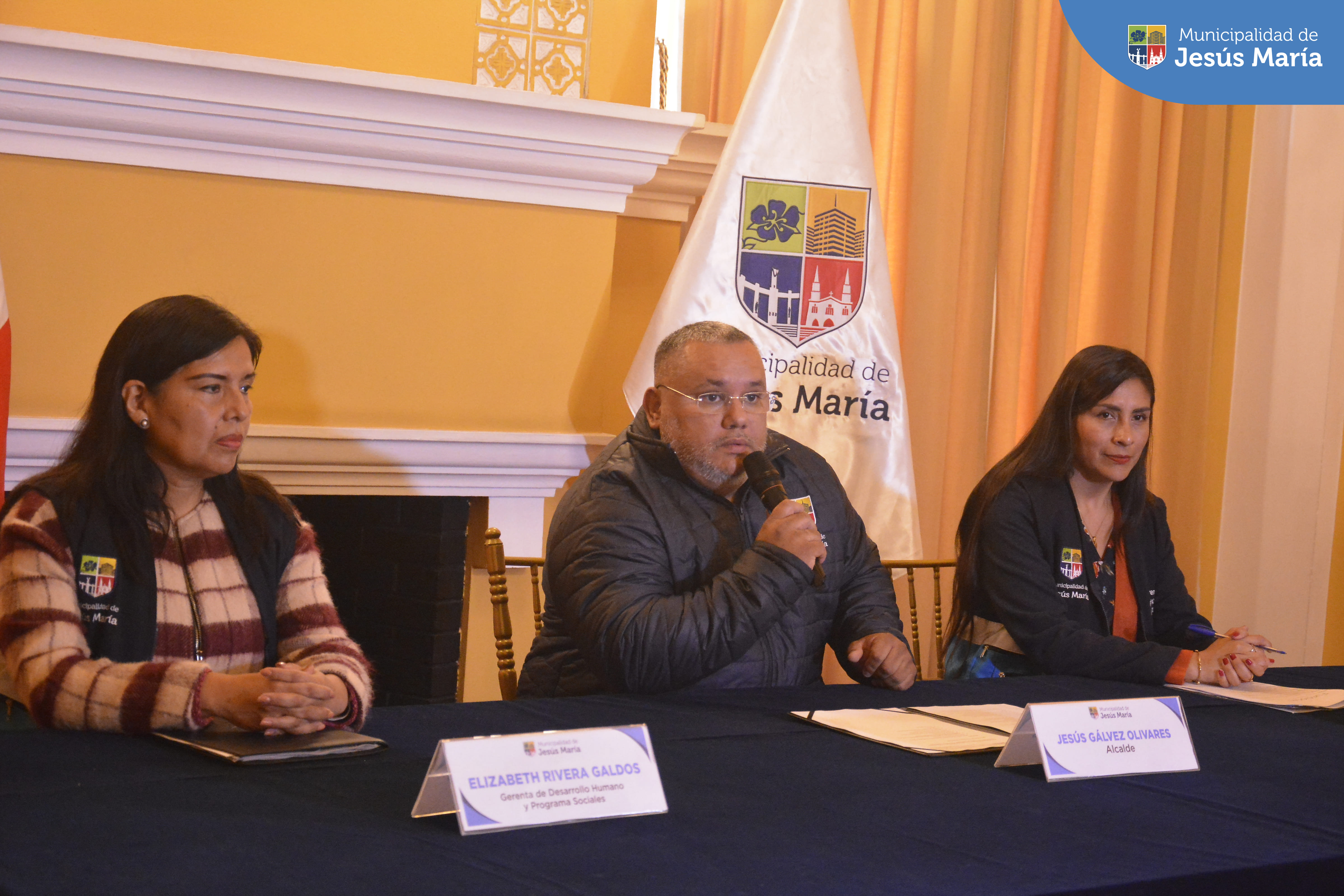 Se realizó la instalación del Comité Multisectorial por los Derechos del Niño, Niña y Adolescente. Nuestro alcalde Jesús Gálvez Olivares, juramentó como presidente del COMUDENNA.
El objetivo primordial de este órgano es promover los derechos de los niños y adolescentes jesusmarianos, propiciando un trabajo interinstitucional articulado 👮👨🚒👨⚖️, que impulse la implementación de las políticas públicas existentes a nivel distrital.
¡Jesús María está en #ModoNIñez! 💪🏼