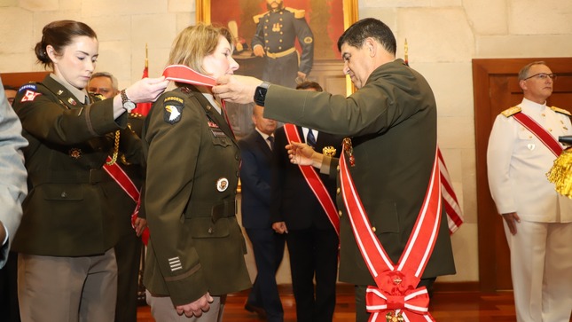 JCCFFAA condecoró a la Comandante General del SOUTHCOM, Laura Richardson 