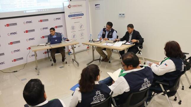 El titular provincial, John Larry Coayla, está participando de una reunión de trabajo, organizada por el Ministerio de Economía y Finanzas, la cual tiene el objetivo de brindar acompañamiento técnico permanente para los proyectos que ejecuta la Municipalidad Provincial de Mariscal Nieto.