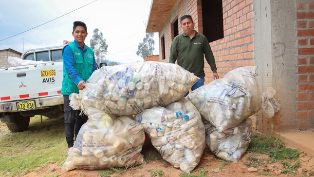 ¡CUIDAMOS EL CAMPO! Los envases de agroquímicos recolectados durante la campaña realizado el 20 de junio, fueron enviados, a través de la empresa BASF, al centro de acopio de Campo Limpio. Este trabajo se desarrolla con el objetivo de liberar los campos de estos residuos contaminantes.