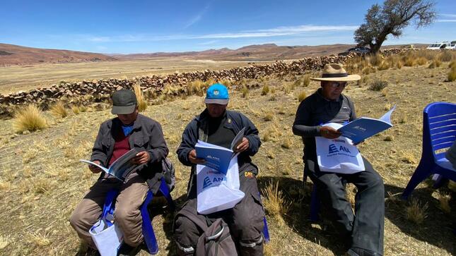 ANA del Midagri acerca los servicios del Estado con Ley de Recursos Hídricos traducida en Aymara para comunidades campesinas en Puno