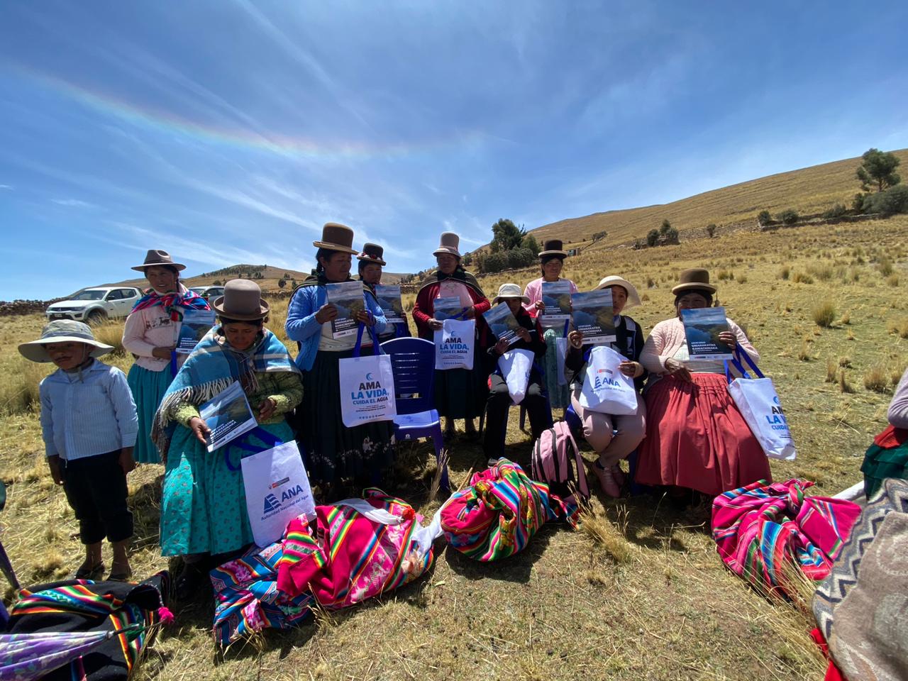 ANA del Midagri acerca los servicios del Estado con Ley de Recursos Hídricos traducida en Aymara para comunidades campesinas en Puno