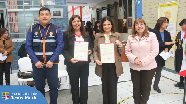 👏🏼 Felicitamos a las instituciones educativas Gabriela Mistral y Santa Rosita de Lima por haber obtenido el Certificado de Inspección Técnica de Seguridad en Edificación (ITSE).

🦺 Nuestro personal de la Subgerencia de Gestión del Riesgo de Desastres apoyó a los colegios con la capacitación e inspecciones necesarias para la obtención de este importante documento que acredita que cumplen con las condiciones de seguridad para toda su comunidad educativa.

💪 Desde ahora, 616 alumnos estudiarán y 39 profesores impartirán clases de manera segura porque #JesúsMaríaSomosTodos

