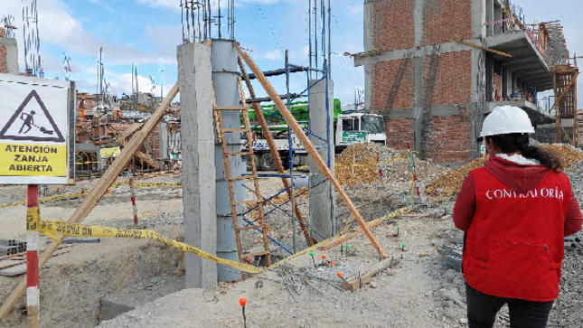 La Contraloría General recomendó a las autoridades del Gobierno Regional de Pasco adoptar las medidas necesarias para superar los riesgos advertidos en la ejecución de la obra de mejoramiento y ampliación de la prestación del servicio educativo de la Institución Educativa N° 31 Nuestra Señora del Carmen, en el distrito de Yanacancha, luego de evidenciarse trabajos inconclusos y deficientes en la construcción del proyecto, cuyo presupuesto supera los S/ 26.2 millones. 