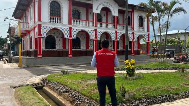 La Contraloría General alertó que el exalcalde y ocho exfuncionarios de la Municipalidad Provincial de Ucayali autorizaron en el último año de gestión (2022) la ejecución de un presupuesto asignado por el Gobierno Central sin sustento técnico, legal y rendiciones lo que originó un perjuicio económico de dos millones 789 150,00 soles a la entidad. 