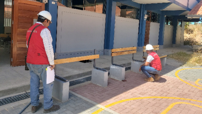 La Contraloría General halló irregularidades en la ejecución de una obra de mejoramiento del servicio educativo en el colegio de nivel primario N° 81946 “César Vallejo” del centro poblado San Vicente de Paúl del distrito de Longotea (Bolívar). Estas irregularidades causaron un perjuicio económico para la municipalidad distrital de S/ 917 633.
