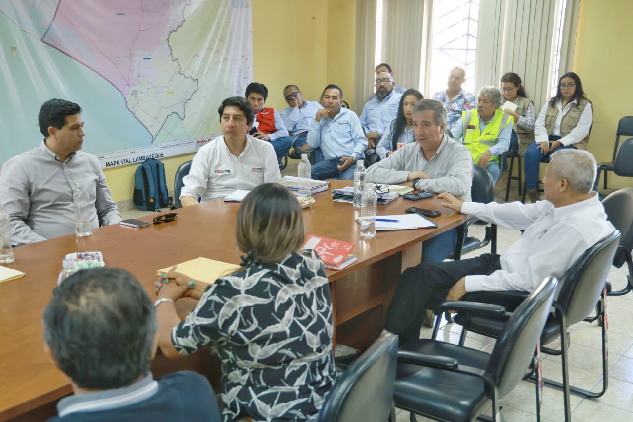 Ministro Pérez Reyes coordinó planes de acción en Lambayeque para afrontar fenómeno El Niño